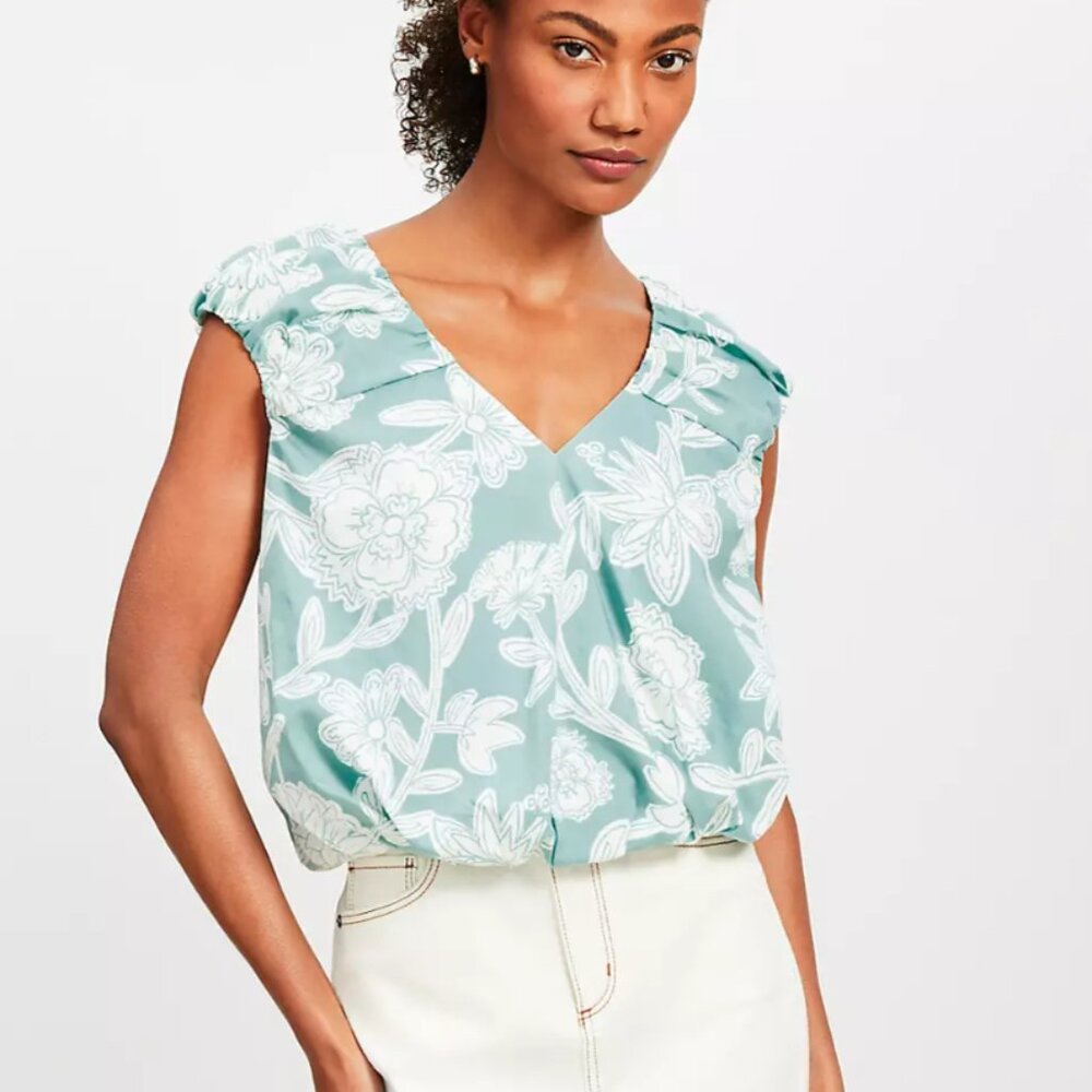 NWT LOFT Mint Floral V-Neck Bubble Hem Top Size XL